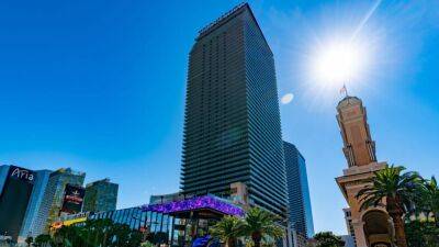 Vegas Strip resort surprises 5,400 employees with $5K bonuses - fox29.com - state Nevada - city Las Vegas, state Nevada - El Salvador