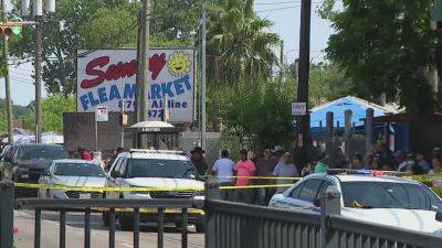Houston flea market shooting leaves 2 dead and at least 3 injured - fox29.com - city Houston - county Harris