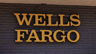Williams - Wells Fargo accused of holding fake job interviews with minority candidates: report - fox29.com - New York - state California - state Florida - county Wells - city Midtown - city Manhattan - city Jacksonville, state Florida - city Fargo, county Wells