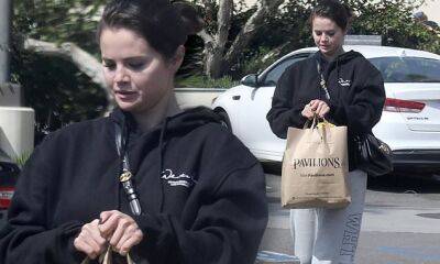 Selena Gomez - Selena Gomez rocks sweats to pick up groceries in Malibu... after speaking out about mental health - dailymail.co.uk - Washington - city Malibu