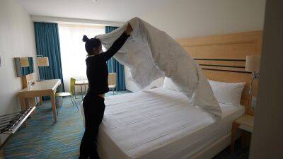 Housekeepers struggle as US hotels ditch daily room cleaning - fox29.com - Philippines - Usa - city Honolulu