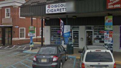 Police: Man fled with trash bag of cigarettes in New Castle armed robbery - fox29.com - state Delaware - county New Castle