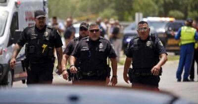 Police inaction moves to center of Texas school shooting investigation - globalnews.ca - New York - state Texas - county Uvalde