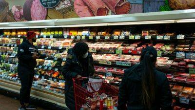 Inflation zaps US savings rate, a warning sign for some - fox29.com - New York - Usa - state New York - city Brooklyn, state New York