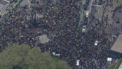 Letitia James - Hundreds rally in Lower Manhattan for abortion rights - fox29.com - New York