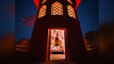 Moulin Rouge's iconic windmill available on Airbnb for $1 - fox29.com - France - county Hall - city Paris, France