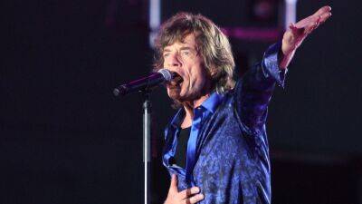 Mick Jagger - Mick Jagger Tests Positive for COVID-19, Rolling Stones Postpone Concert - etonline.com - Switzerland - Italy - Britain - city Milan, Italy - city London - city Amsterdam
