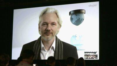 Priti Patel - Julian Assange - Wikileaks founder Julian Assange can be extradited to US, UK government says - fox29.com - Usa - Iraq - city New York - Britain - Australia - state Texas - city London - Afghanistan - Ecuador - Austin, state Texas