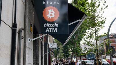 Crypto crash: Bitcoin falls below $20,000 as selloff continues - fox29.com - Spain - city Madrid, Spain