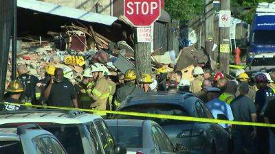 Philadelphia firefighter killed is identified; 5 rescued after building collapse in Fairhill fire - fox29.com - state Indiana - county Bailey