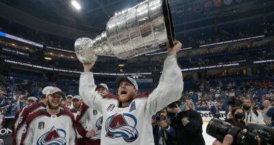Stanley Cup - Nathan Mackinnon - Avalanche defeat two-time defending champions Tampa Bay Lightning to win Stanley Cup - globalnews.ca - county Bay - city Tampa, county Bay - state Colorado