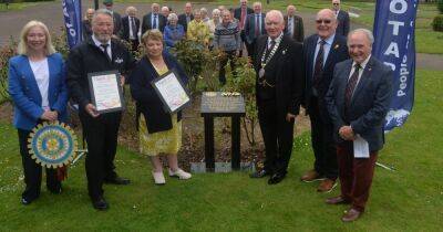 Stone unveiled in Lanarkshire town pays tribute to NHS heroes and those who died during pandemic - dailyrecord.co.uk
