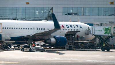 Airlines - Delta allowing flight changes for free over July 4th weekend - fox29.com - city Atlanta - county Delta
