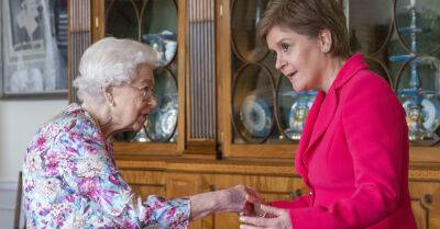 Nicola Sturgeon - Meghan Markle - prince Harry - queen Elizabeth - Queen's health scare: Royal fan's fears over alarming detail in new royal photos - newidea.com.au - Scotland