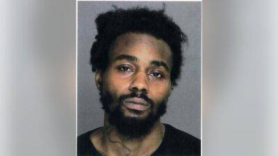 Police: Philadelphia man arrested for shooting victims in car while riding his bike - fox29.com - city Baltimore