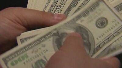 Tipping in America is on the decline; that may be because many don’t know who to tip or how much - fox29.com - Usa