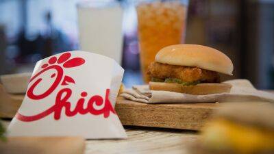 The history of Chick-fil-A: From small diner to fast-food giant closed on Sunday - fox29.com - county Park - Georgia - county Forest - city Atlanta, Georgia