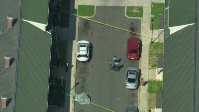 Police: 2 killed in South Philadelphia daytime shooting - fox29.com