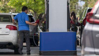 David Paul - Andrew Gross - Falling gas prices welcome news for Fourth of July travelers looking to avoid airport delays - fox29.com - state California - state Florida - county Dallas