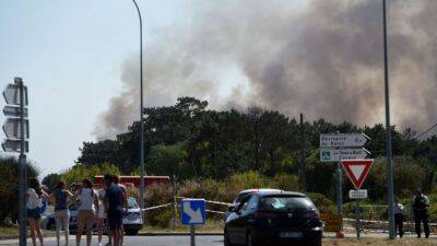 Wildfire rages in France; fire pilot killed in Portugal - fox29.com - Usa - Italy - France - Greece - Portugal - county Hot Spring