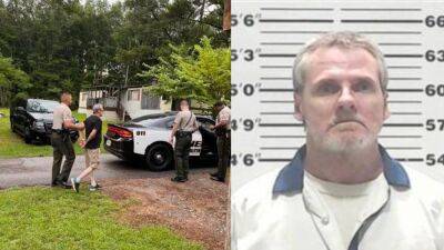Georgia sex offender arrested for contacting minor after receiving parole, sheriff says - fox29.com - Georgia - county Long
