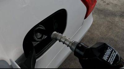 Gas prices continue summertime slide amid declines in demand, oil price - fox29.com - state New Jersey