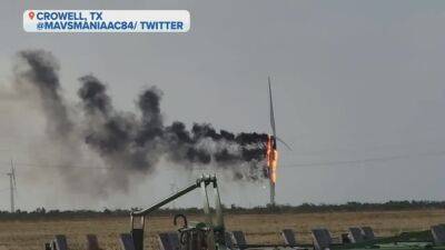 Watch a wind turbine disintegrate in Texas after a lightning strike - fox29.com - Usa - county Day - state Texas