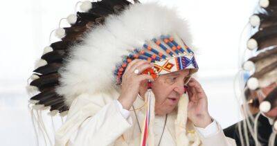 Pope Francis receiving a headdress elicits heated emotions amongst First Nations communities - globalnews.ca - Usa - Vatican - city Vatican