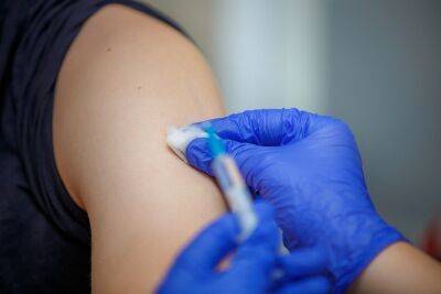 Over 50s to be offered COVID-19 booster and flu jab this autumn - gov.uk