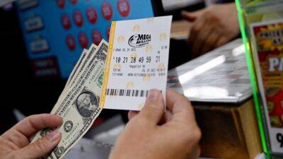 Mega Millions lottery jackpot rises again, hitting $1.28 billion for Friday drawing - fox29.com - state Virginia - county Arlington