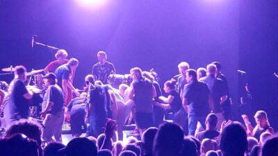Carlos Santana collapses on stage at Pine Knob show - fox29.com - city Detroit - city Santana