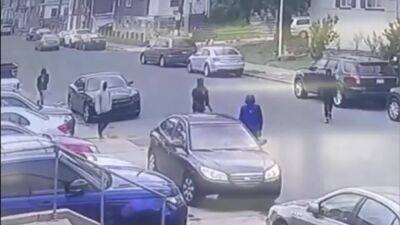 Police searching for group of teenagers caught on video attacking driver, stealing car in Olney - fox29.com - city Philadelphia