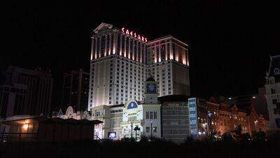 Atlantic City casino partial smoking ban not good enough, dealers say - fox29.com - county Atlantic
