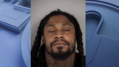 Marshawn Lynch smelled of alcohol and stated he stole car during DUI arrest, police report says - fox29.com - city Las Vegas - city Seattle
