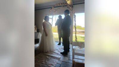 Fort Worth caterer marries couple after pastor doesn't show up - fox29.com - state Texas - county Worth - city Fort Worth, state Texas
