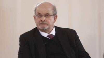 Salman Rushdie on ventilator after stabbing, may lose an eye - fox29.com - Usa - state New Jersey - Lebanon