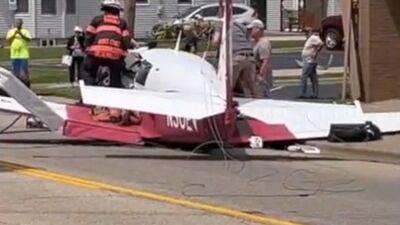 2 killed in small plane crash on Illinois roadway - fox29.com - state Illinois - county Peoria