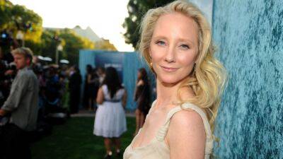 Anne Heche - Anne Heche to be taken off life support after matching with organ recipients: report - fox29.com - Los Angeles - state California - city Los Angeles