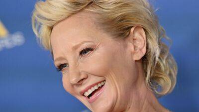 Anne Heche - Anne Heche dies from injuries sustained in Los Angeles crash - fox29.com - Los Angeles - state California - city Los Angeles