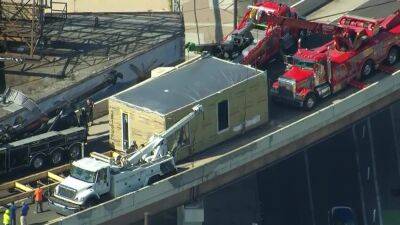 Tractor-trailer hauling part of pre-built home crashes on I-95 in Philadelphia - fox29.com - city Philadelphia