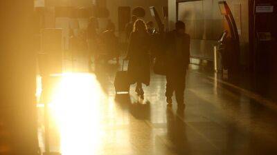 Airlines - Airline tickets dropping from summer highs, report says - fox29.com