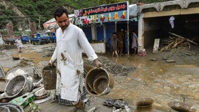 Pakistan counts nearly 1,000 dead in monsoon flooding - fox29.com - Thailand - Pakistan - city Islamabad
