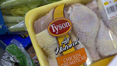 Tyson raises prices of chicken as demand shifts from expensive beef cuts - fox29.com - state Illinois