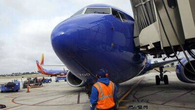 Airlines - Southwest attendant suffered broken back in hard landing - fox29.com - state California