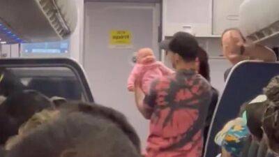Airlines - Quick-thinking nurse hailed as hero for saving baby who stopped breathing on flight - fox29.com - state Florida - city Pittsburgh - city Orlando, state Florida