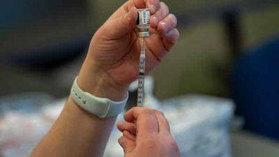 India’s covid vaccine coverage crosses 2.14 billion mark - livemint.com - India