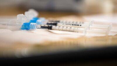 EU watchdog approves vaccine targeting Omicron sub-variants - rte.ie - Eu - city Amsterdam