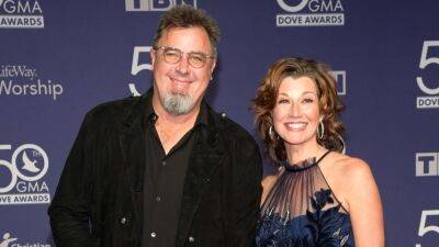 Vince Gill - Amy Grant - Vince Gill Shares Wife Amy Grant Health Update After Her Bike Accident (Exclusive) - etonline.com - city Nashville