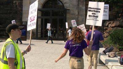 Philadelphia Museum of Art employees stage one-day warning strike for better wages, healthcare - fox29.com