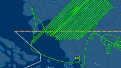 Plane gives the middle finger to Washington state, flight map shows - fox29.com - city Seattle - Washington - state Washington - city Washington - county Whatcom